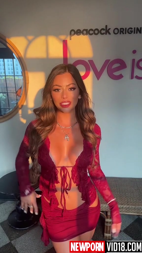 Nicole Jacky leaked video showing off her big breasts!!!