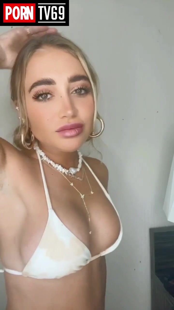 Georgia Harrison leaked nude video showing off her big breasts!!!