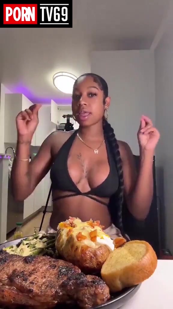 TikToker Cooking With Kya exposed video showing big breasts!!!