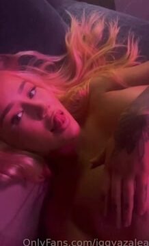 Iggy Azalea Onlyfans nude showing off her pussy!!!