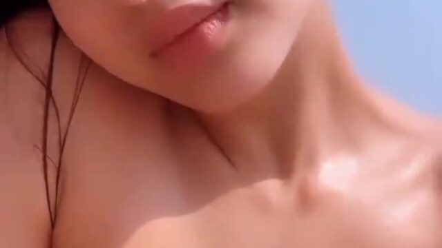 Nora Fatehi porn video showing off her big breasts!!!