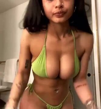India Love Nude Showing Off Her Big Breasts On Live Stream