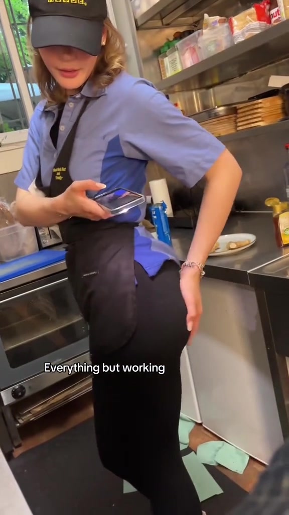 Butteronshift New Porn Video Shows Off Her Big Ass