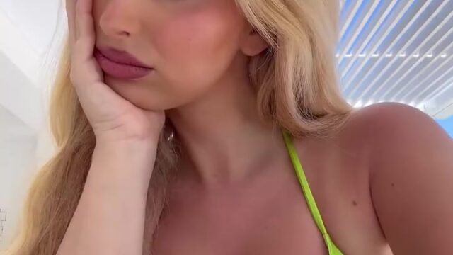 Emma Pillemer Aka Emmapill Showing Off Her Big Breasts