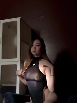 FanFan Nude Shows Off Her Nipples In A See-Through Dress
